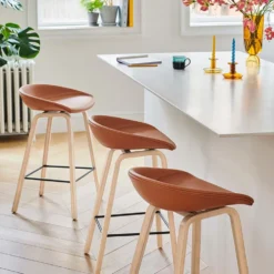 About A Stool aas32 low valnöt