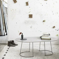 Airy coffee table medium