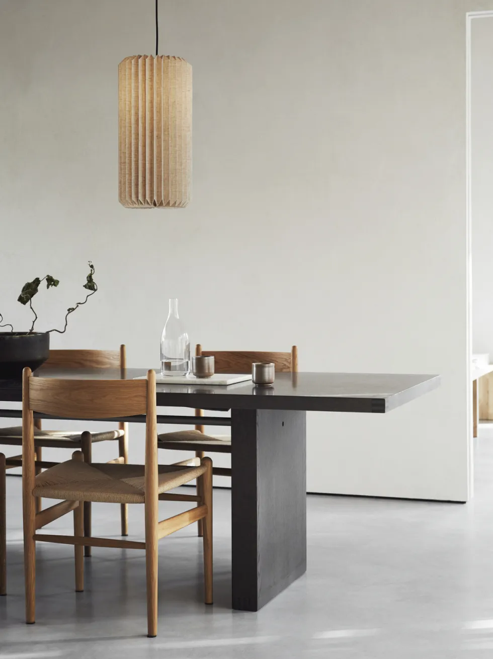 Alba Pendant – Taklampa i linne, Small & Large