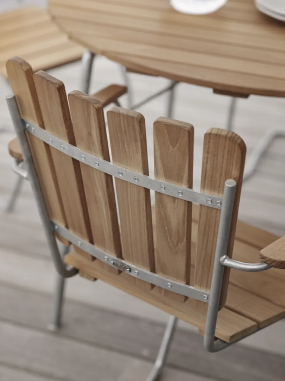 56:an galvad/teak karmstol