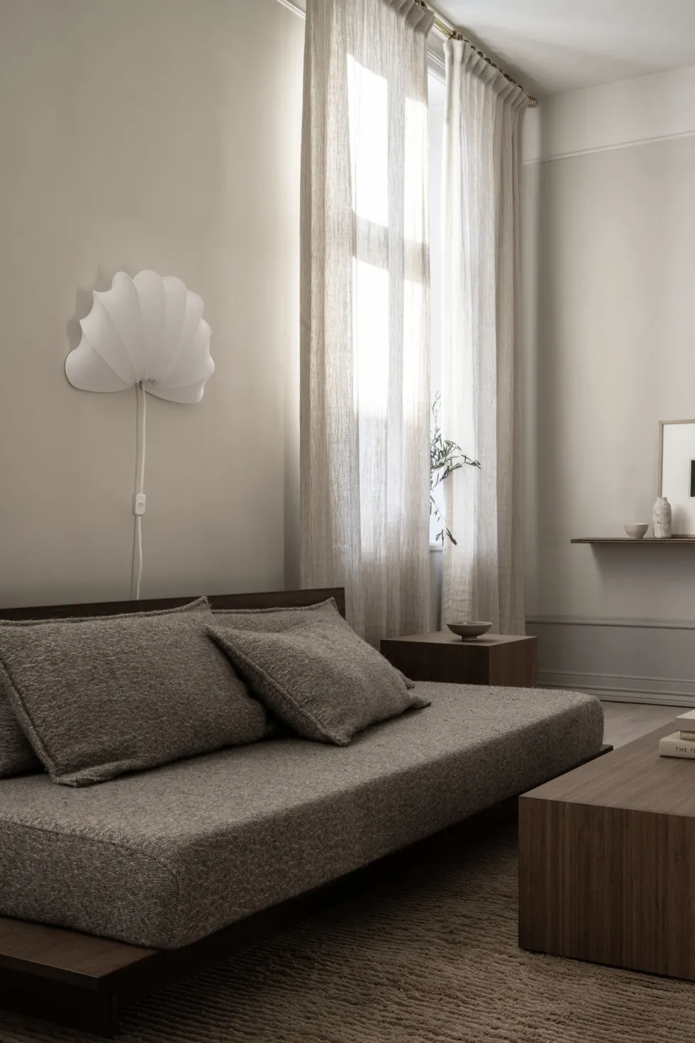 Anna Wall – Vägglampa i bomull, Small & Large