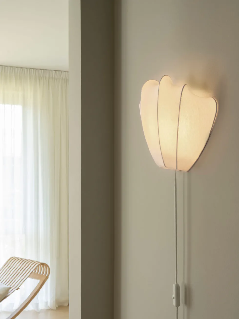 Anna Wall – Vägglampa i bomull, Small & Large