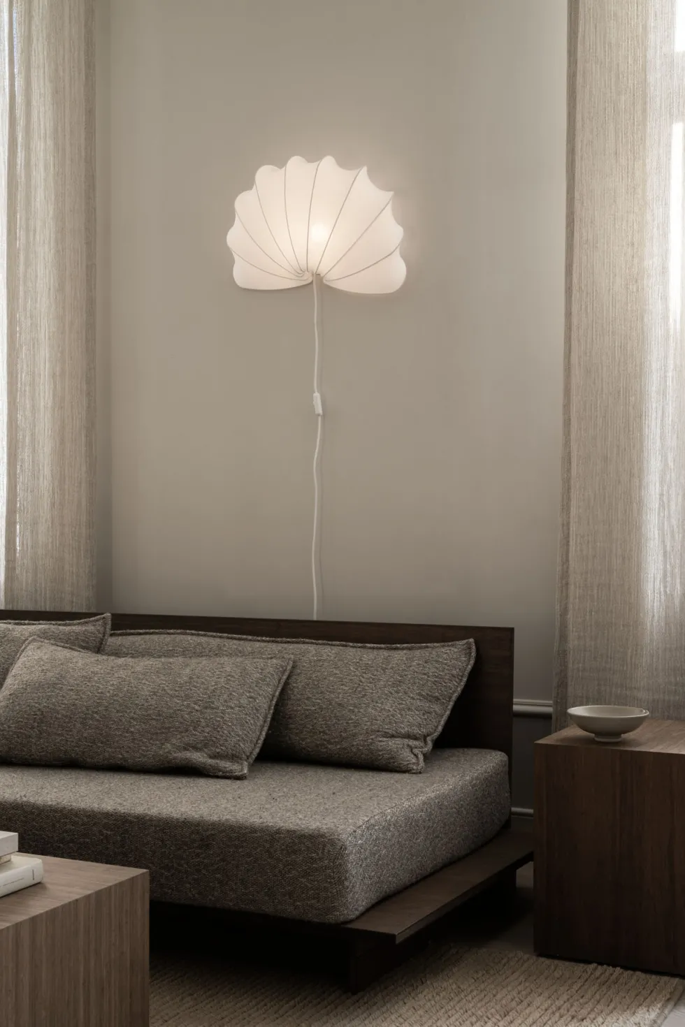 Anna Wall – Vägglampa i bomull, Small & Large