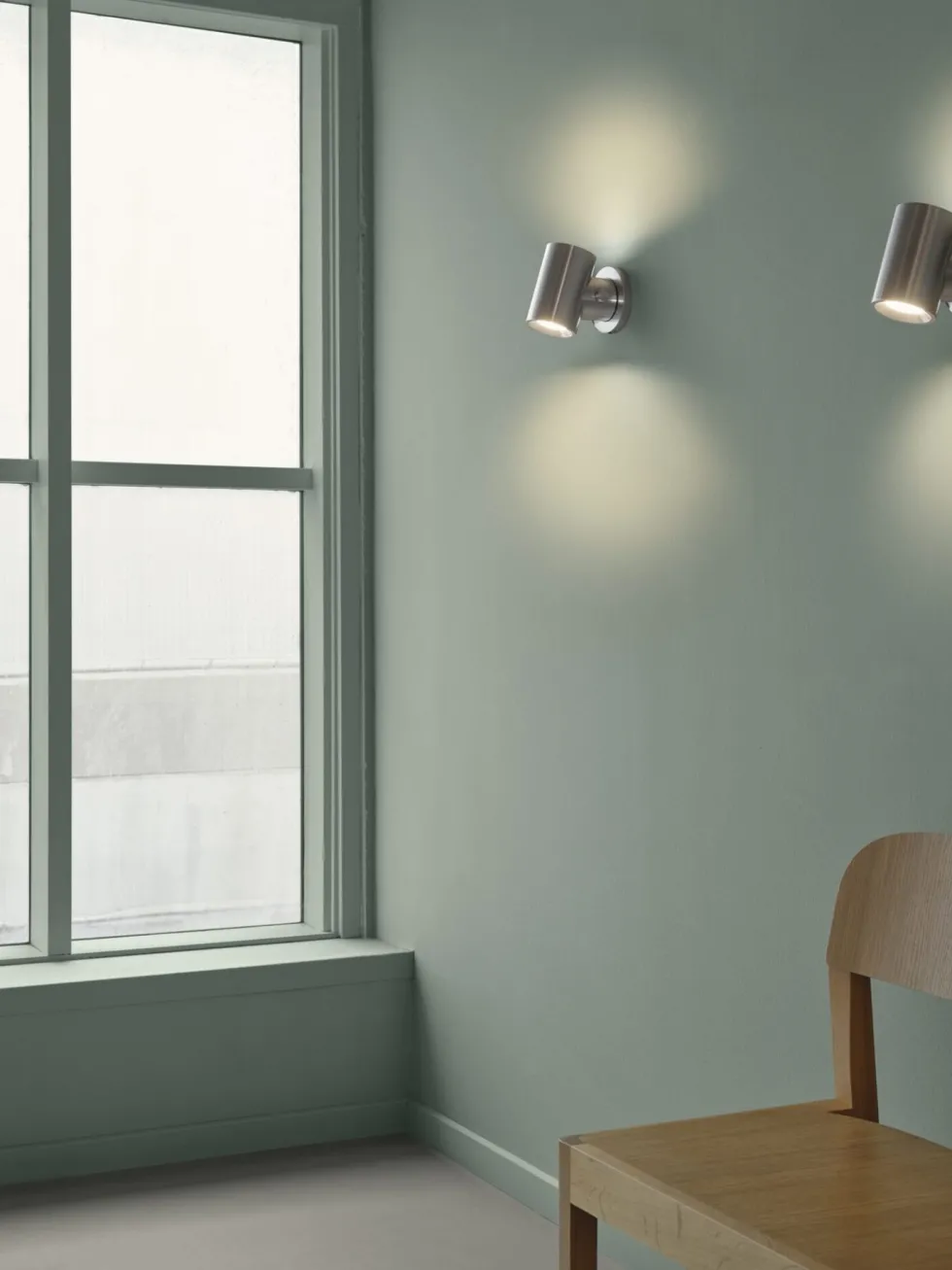 Beam vägglampa