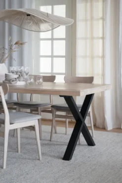 Brooklyn matbord 220×95 X-ben svart metall