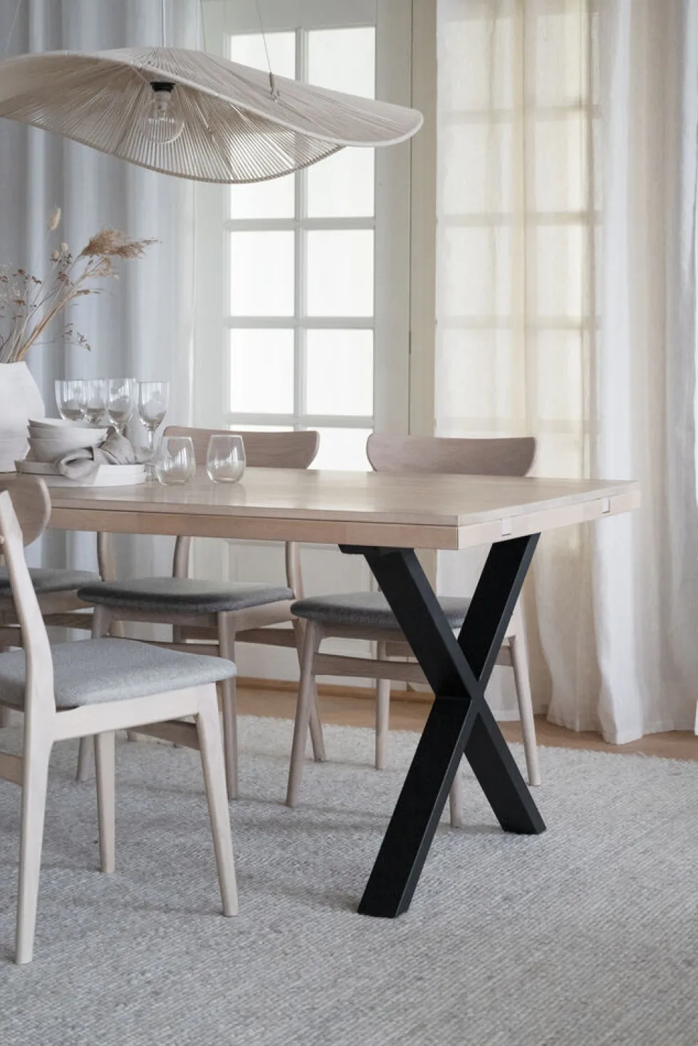 Brooklyn matbord 220×95 X-ben svart metall