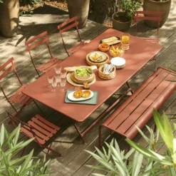 Caractére folding table 190