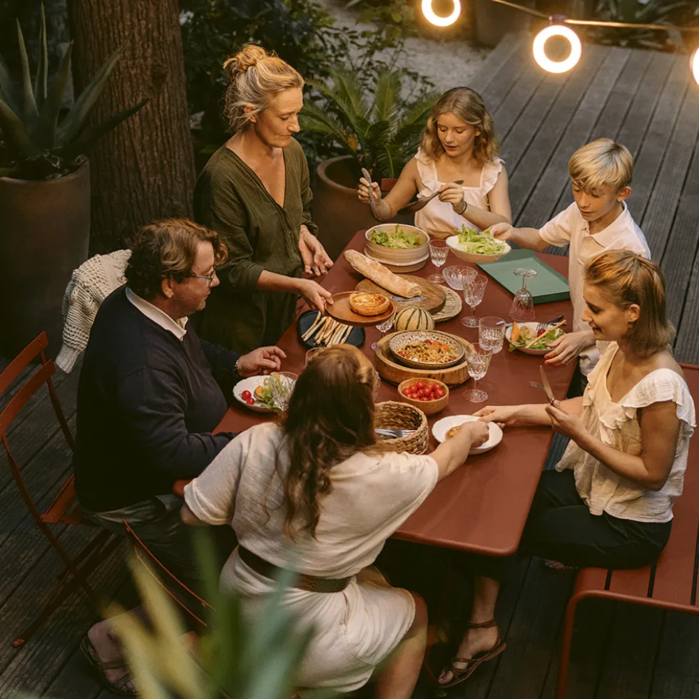 Caractére folding table 190