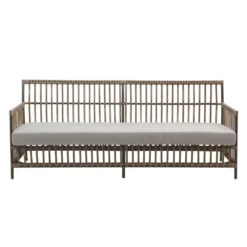 Caroline soffa exterior