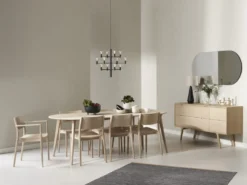 Clean Matgrupp i Vitoljad Ek – Bord 230 cm + 6 stolar