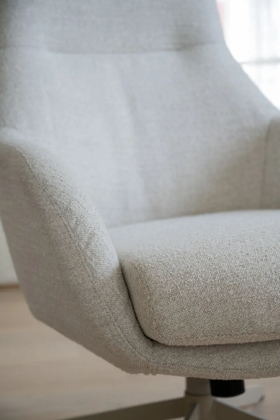 Conroe Fåtölj – Leigh #101 Ljusbeige (74 cm)