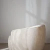 Dermot fåtölj ljusbeige tyg