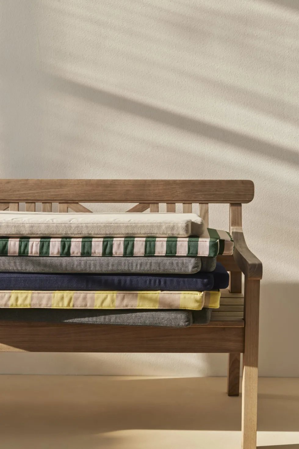 Drachmann bench 165