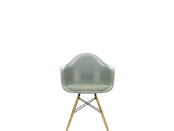 Eames Fiberglass Armchair DAW