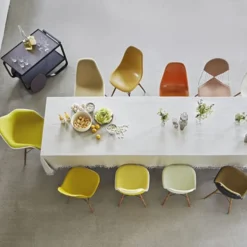 Eames Fiberglass Side Chair DSW