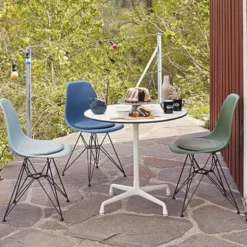 Eames Fiberglass Side Chair DSR