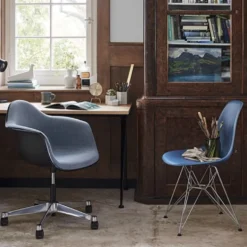 Eames Fiberglass Side Chair DSR