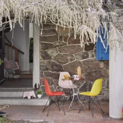 Eames Fiberglass Side Chair DSR