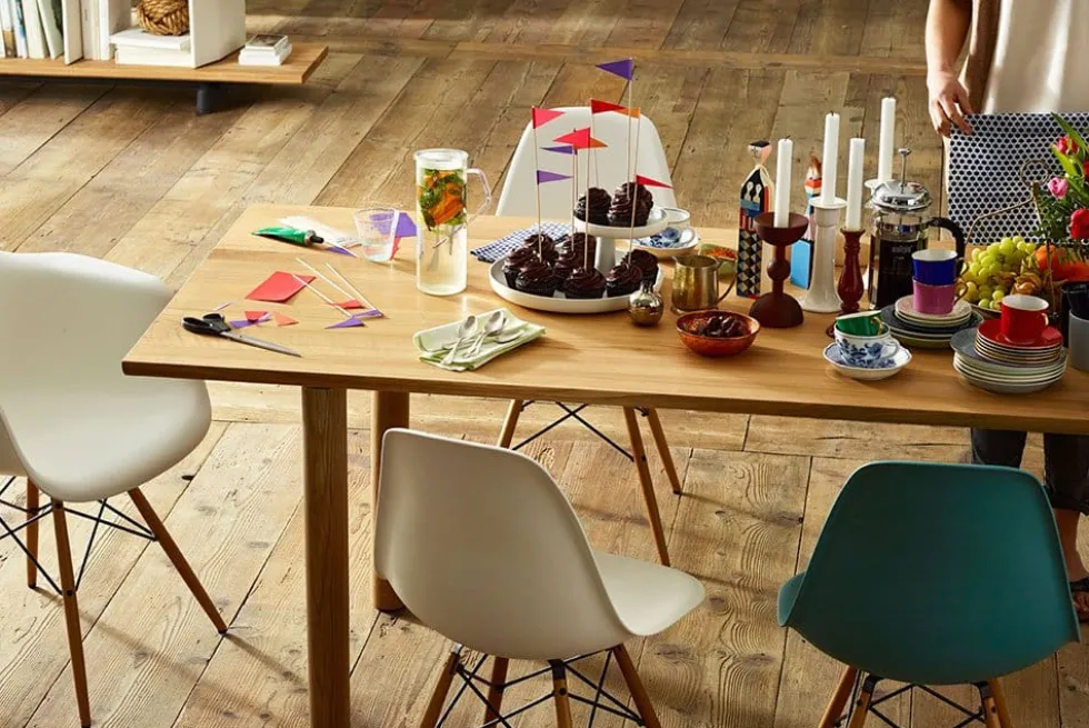 Eames Plastic Armchair DAL