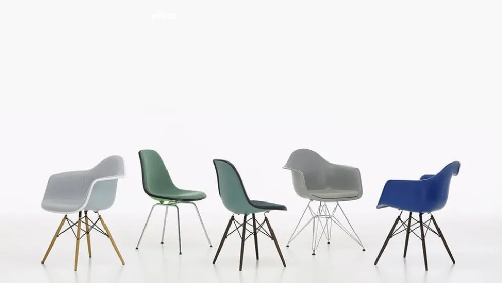 Eames Plastic Armchair DAL