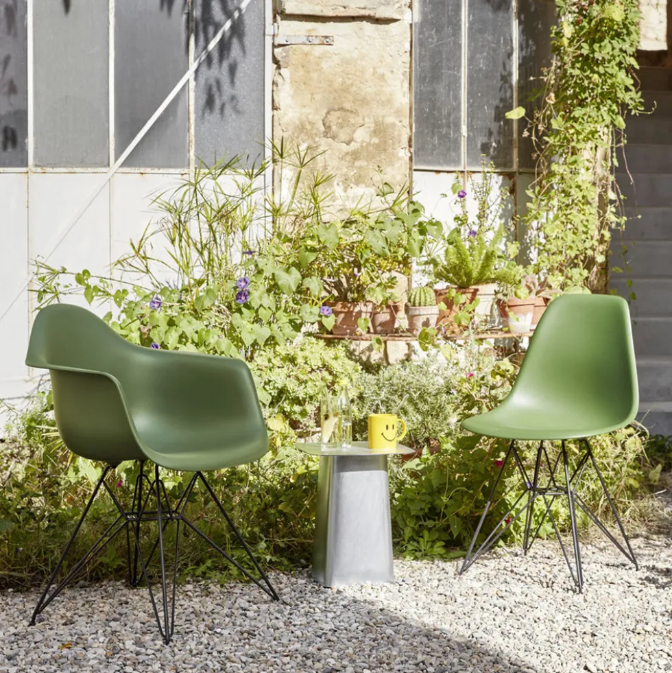 Eames Plastic Armchair DAR RE