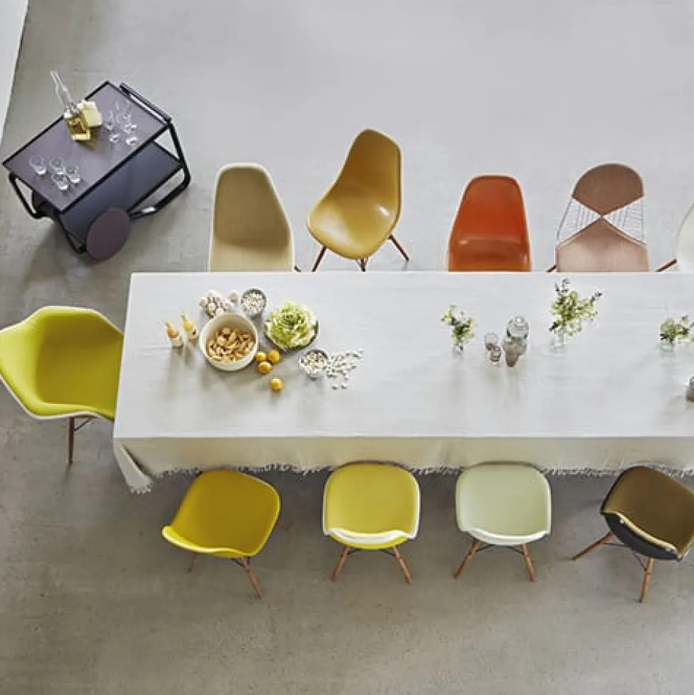 Eames Plastic Armchair DAW RE