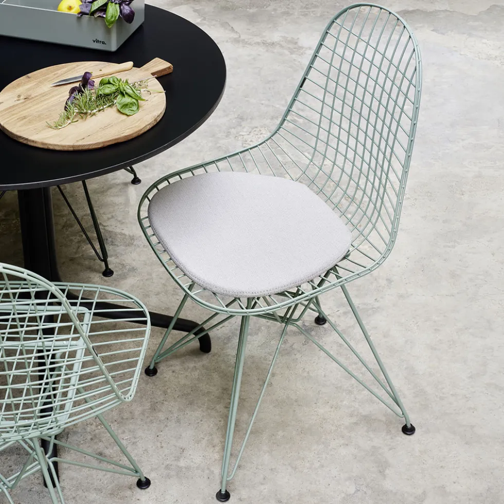 Eames Plastic Side Chair DSR special colors