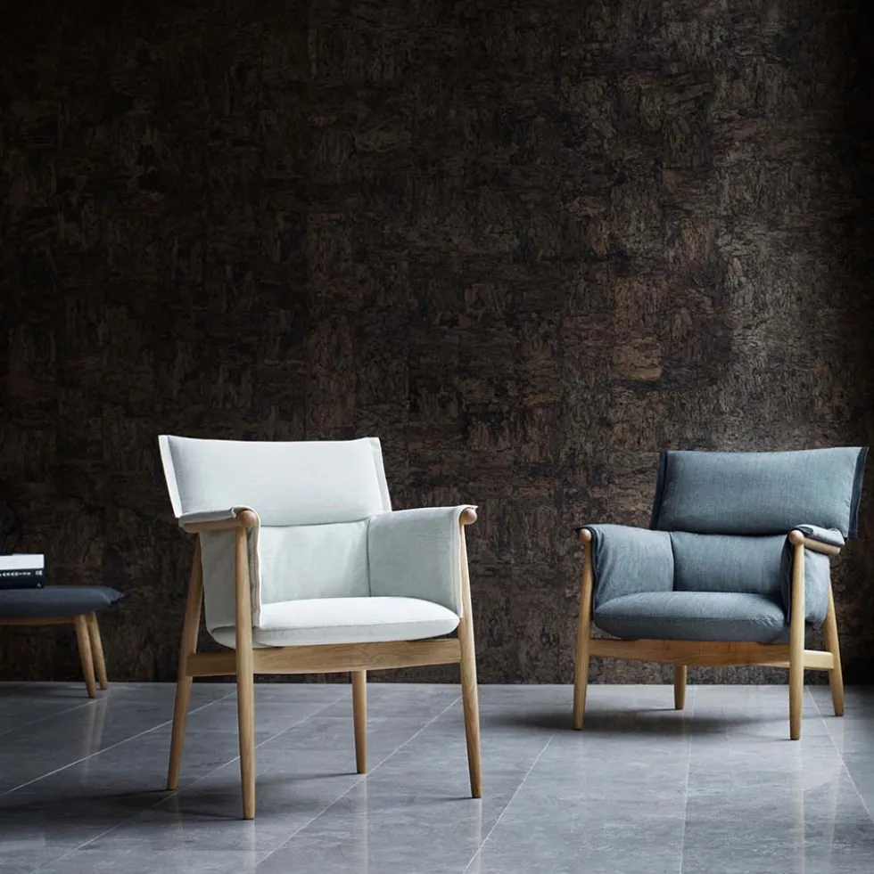E015 Embrace lounge chair