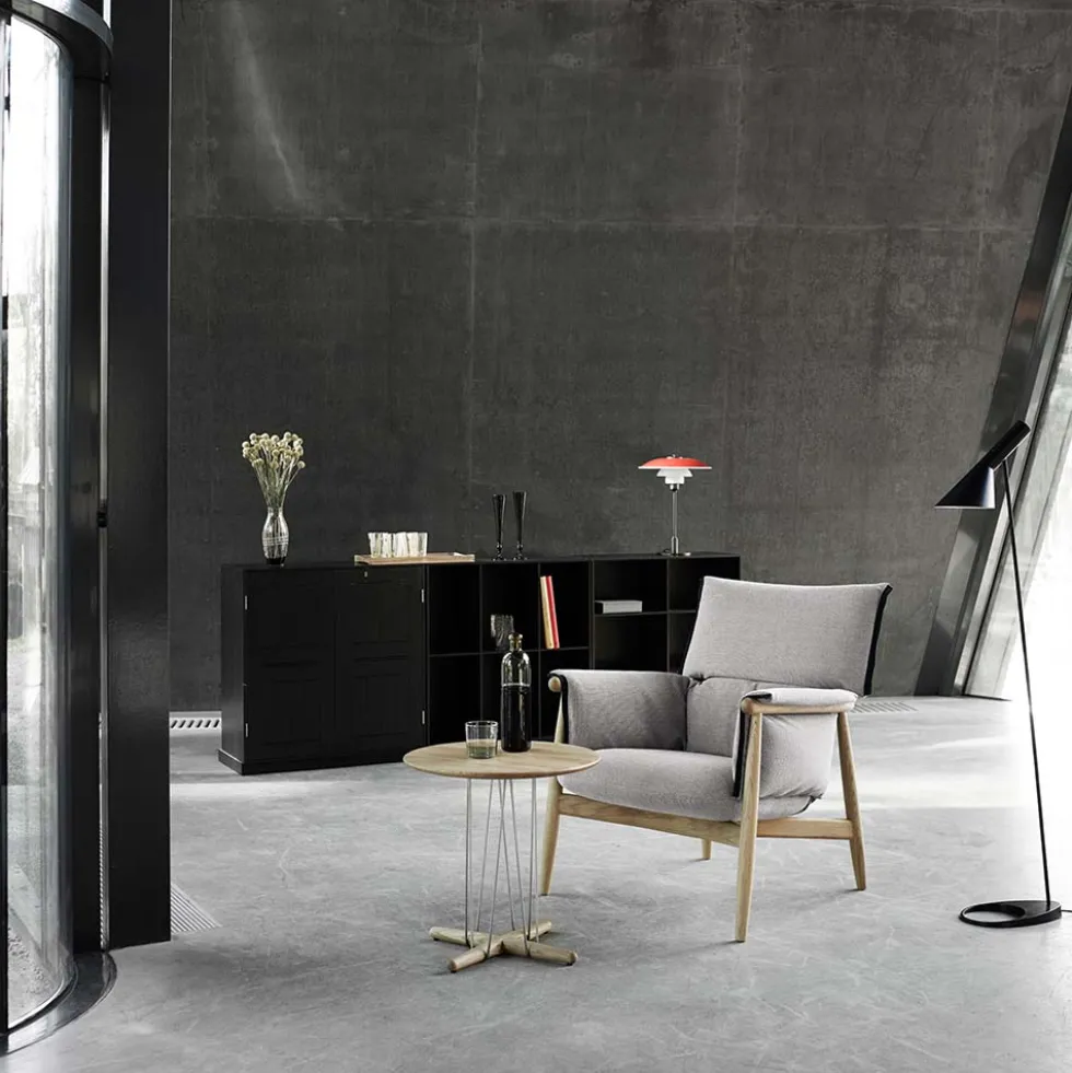 E015 Embrace lounge chair