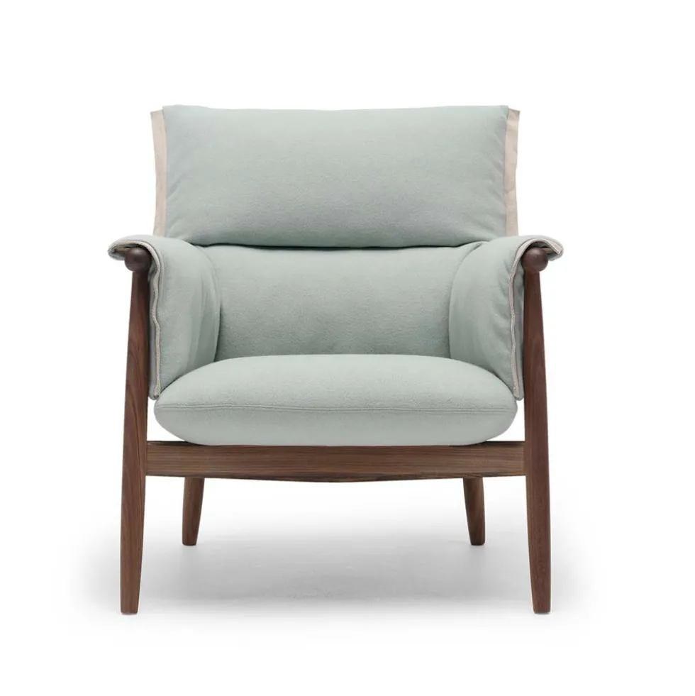 E015 Embrace lounge chair