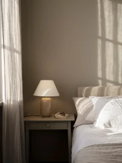 Emily Table – Bordslampa i emaljerat stål, flera färger