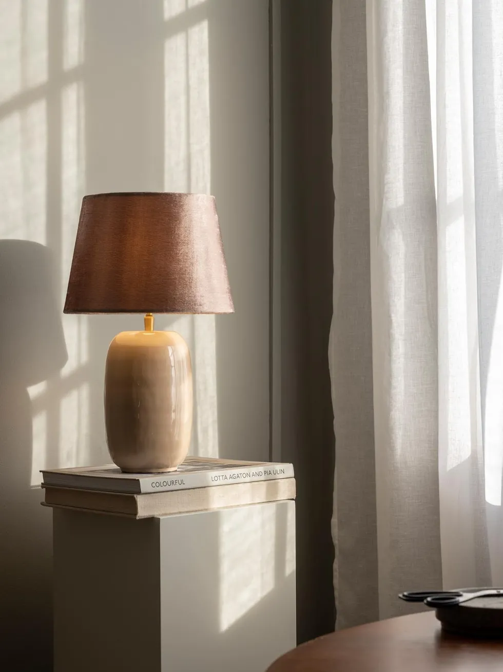 Emily Table – Bordslampa i emaljerat stål, flera färger