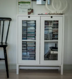 Falsterbo Skåp Täckta Dörrar 90 cm Vitlack