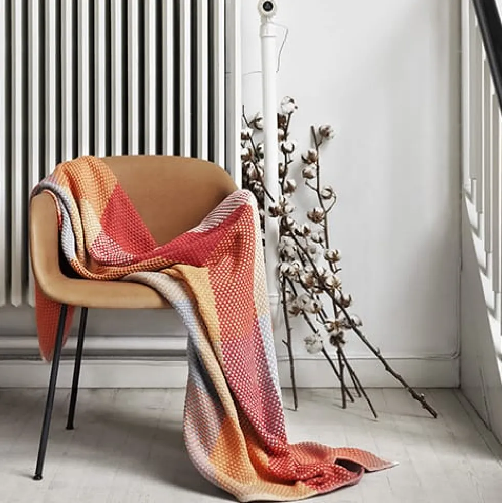 Fiber armchair wood base