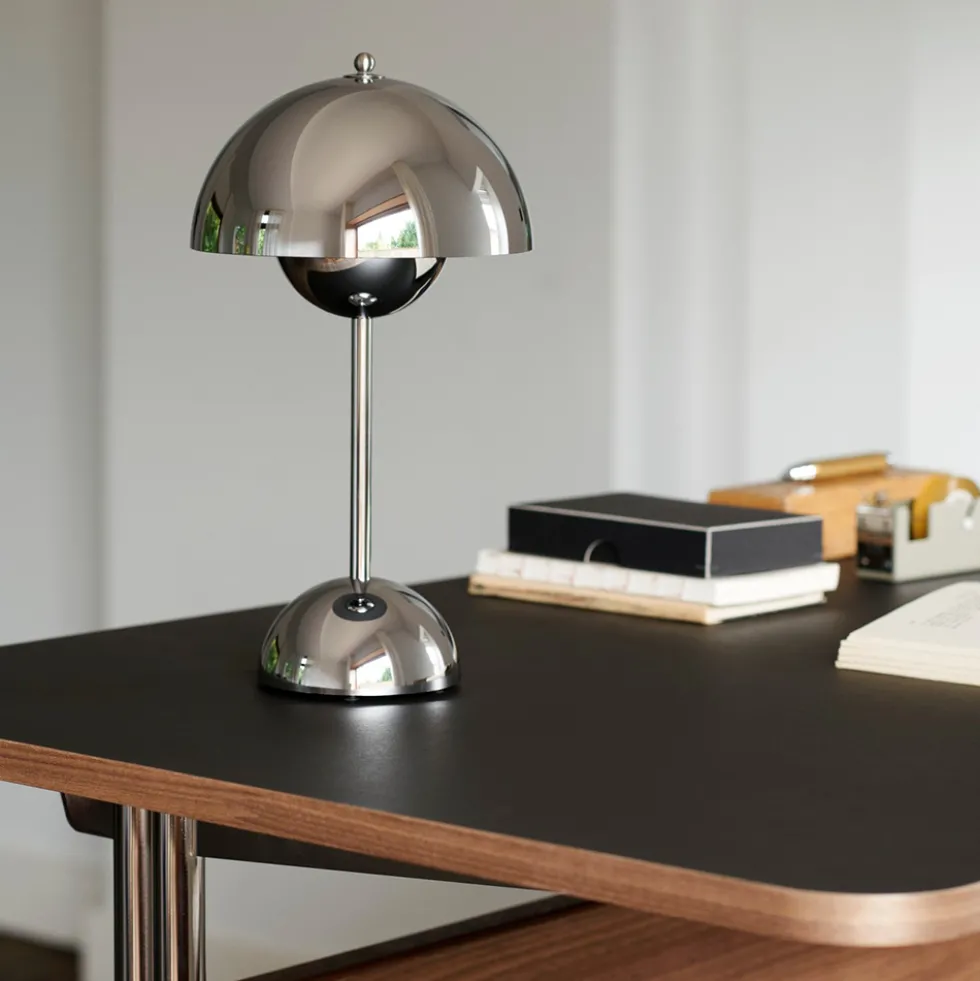 Flowerpot Portable VP9 bordslampa
