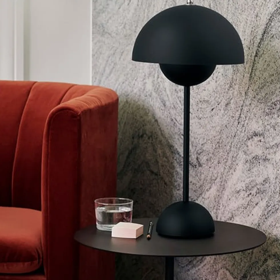 Flowerpot VP3 bordslampa