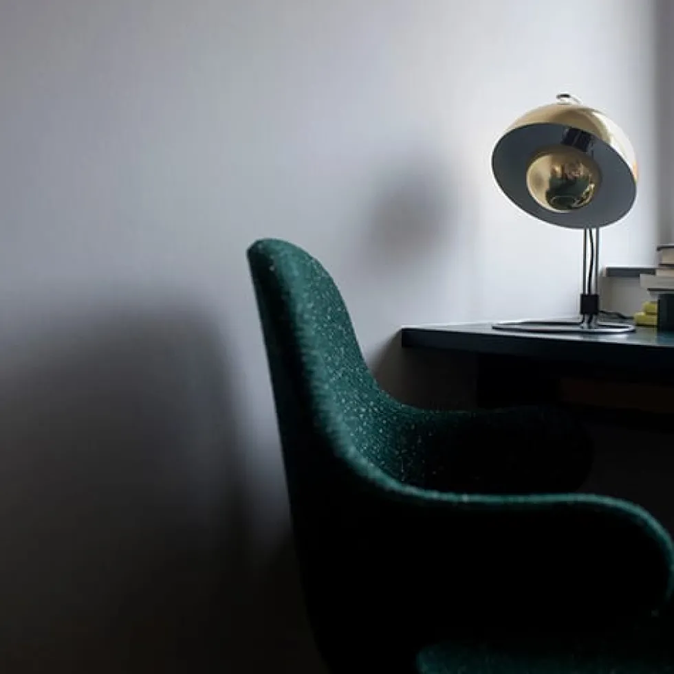 Flowerpot VP4 bordslampa