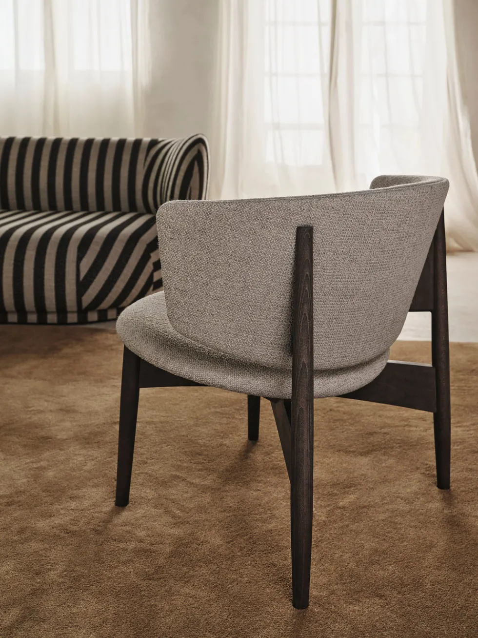 Herman Lounge Wo Boucle – Mörkbetsad bok/sand Stol