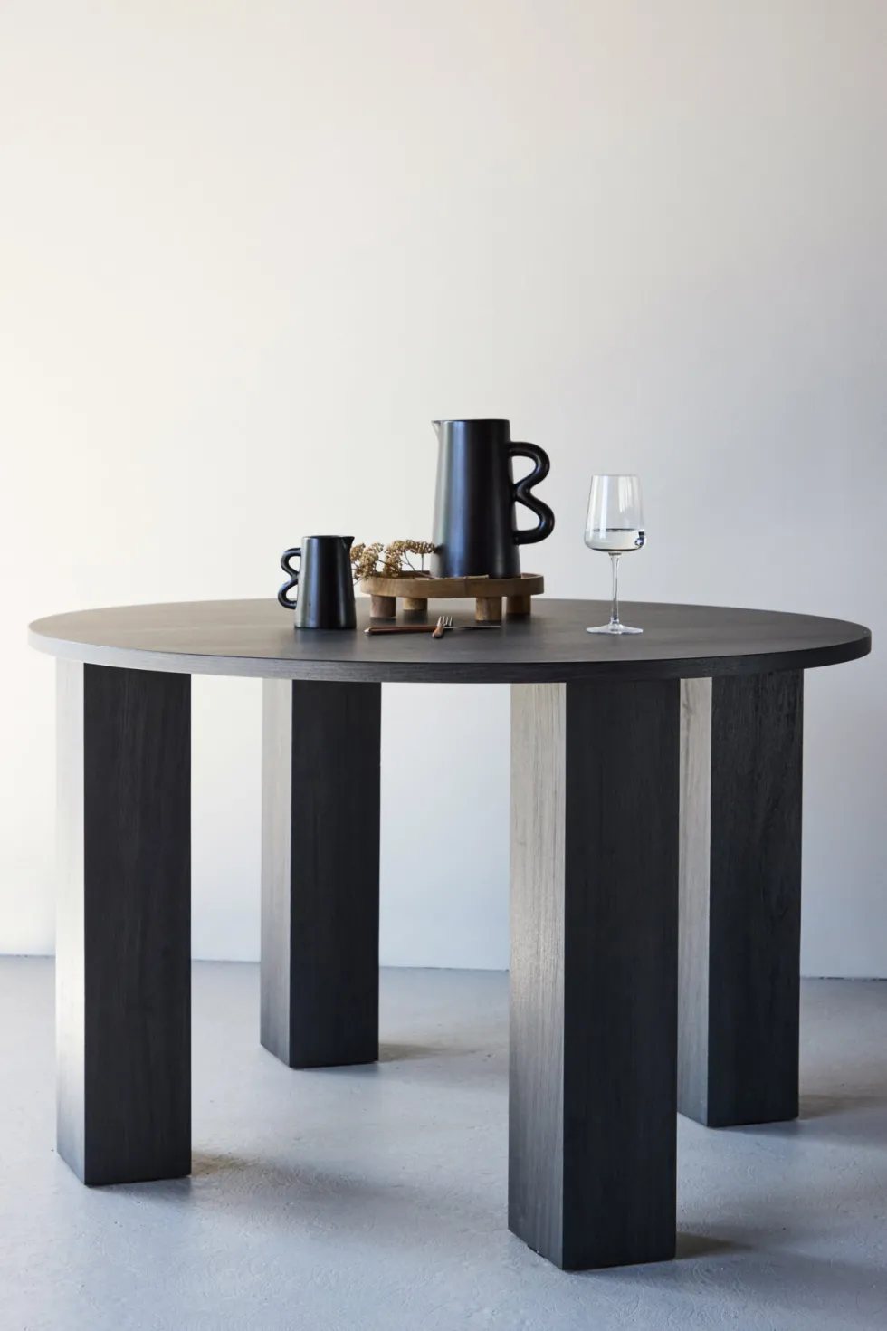 Juno Runda Matbord ⌀120 Black