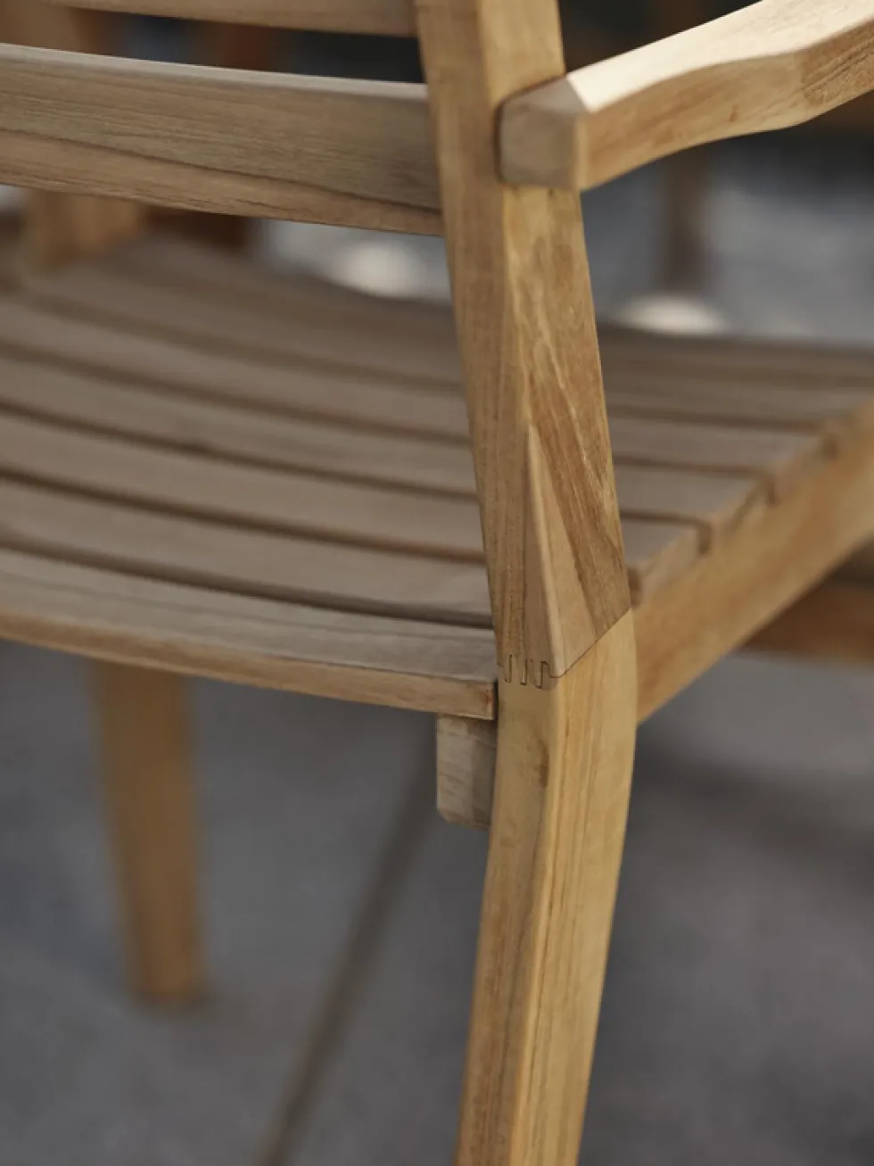 Keros karmstol teak karmstol