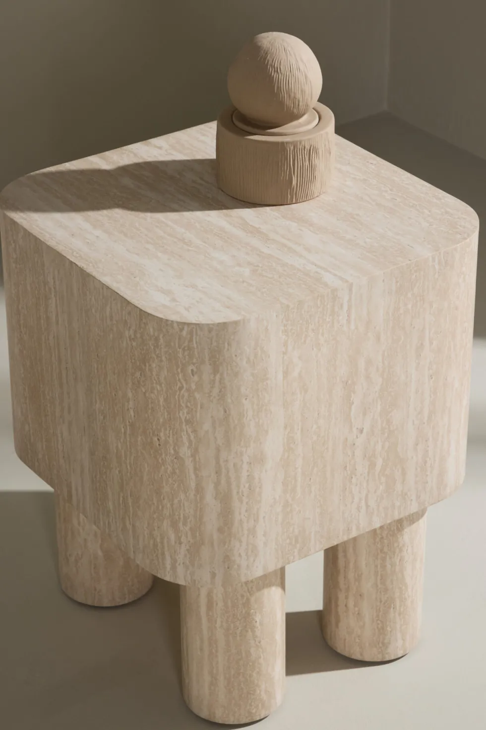 Klirou Sidobord 40×40 Beige