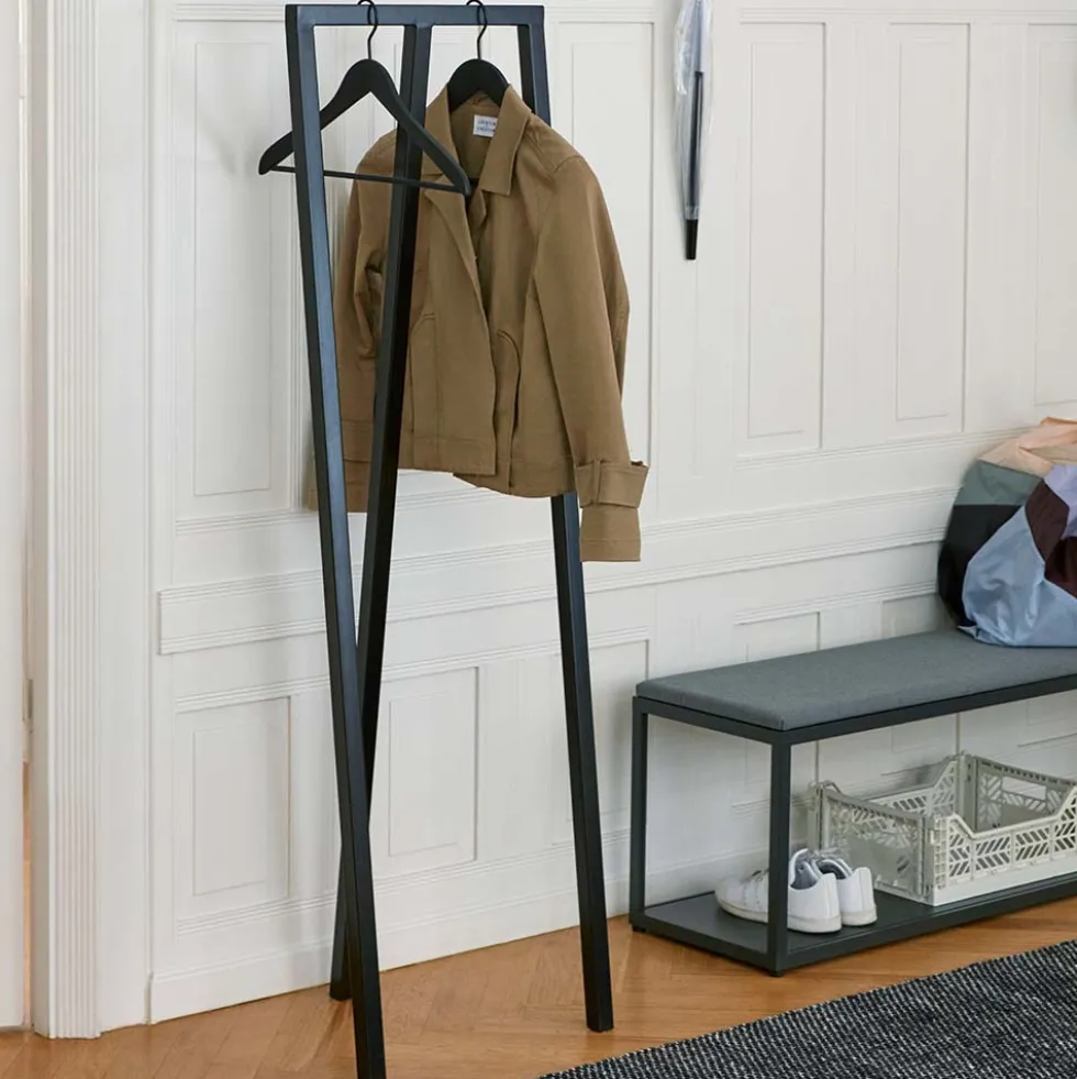 Loop stand wardrobe