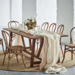 Lucas dining table matbord