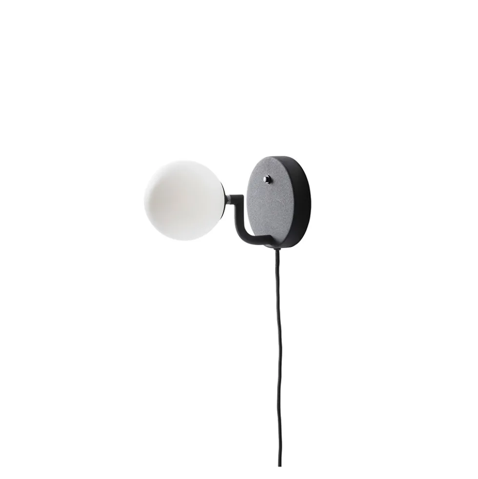 Mobil 12 wall vägglampa