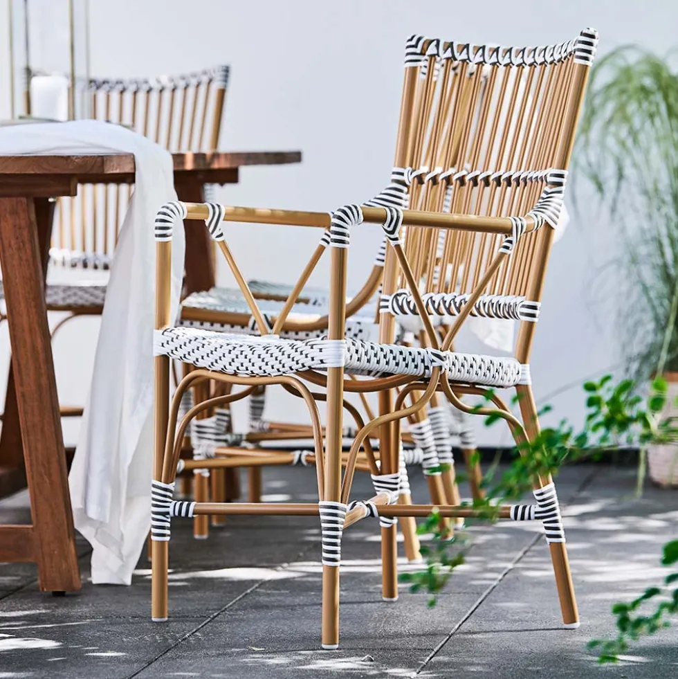 Monique arm chair