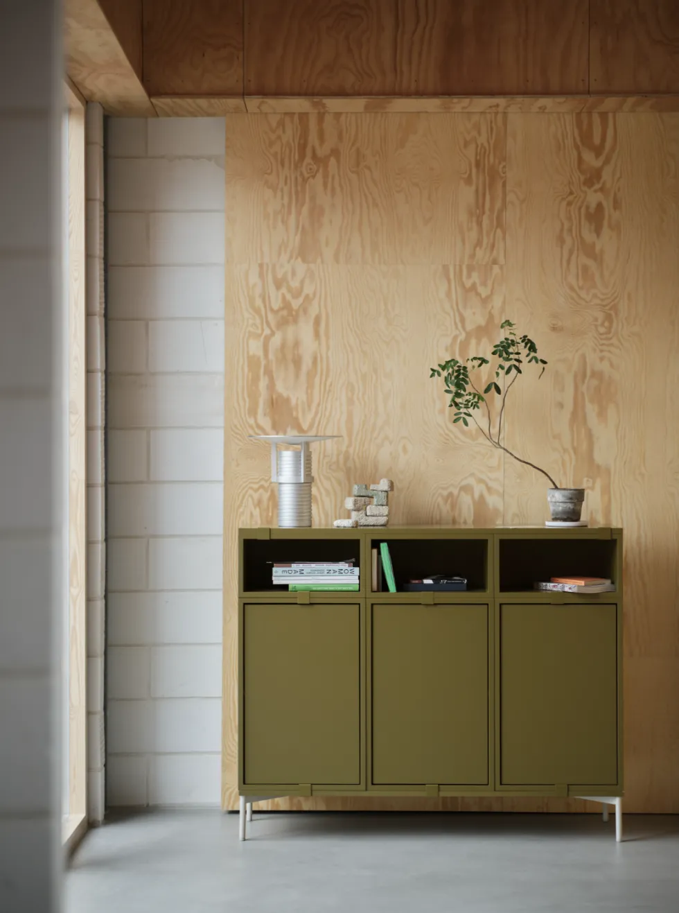Muuto Stacked Podium med Tube Base