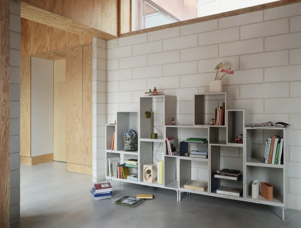 Muuto Stacked Podium med Tube Base