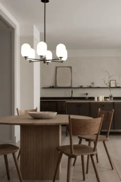 Noor Chandelier – Takkrona med munblåst glas och svart krom