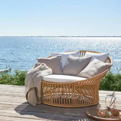 Olympia nest loveseat