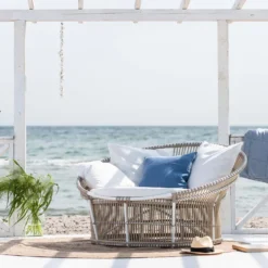 Olympia nest loveseat
